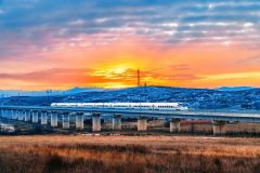 草原铁路将高铁和动车组