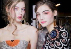 以全新阿玛尼红管唇釉对