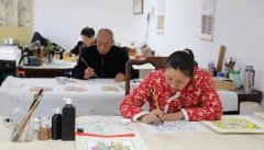 胡晓然的内画工作室则推出了更贴近日常的文创