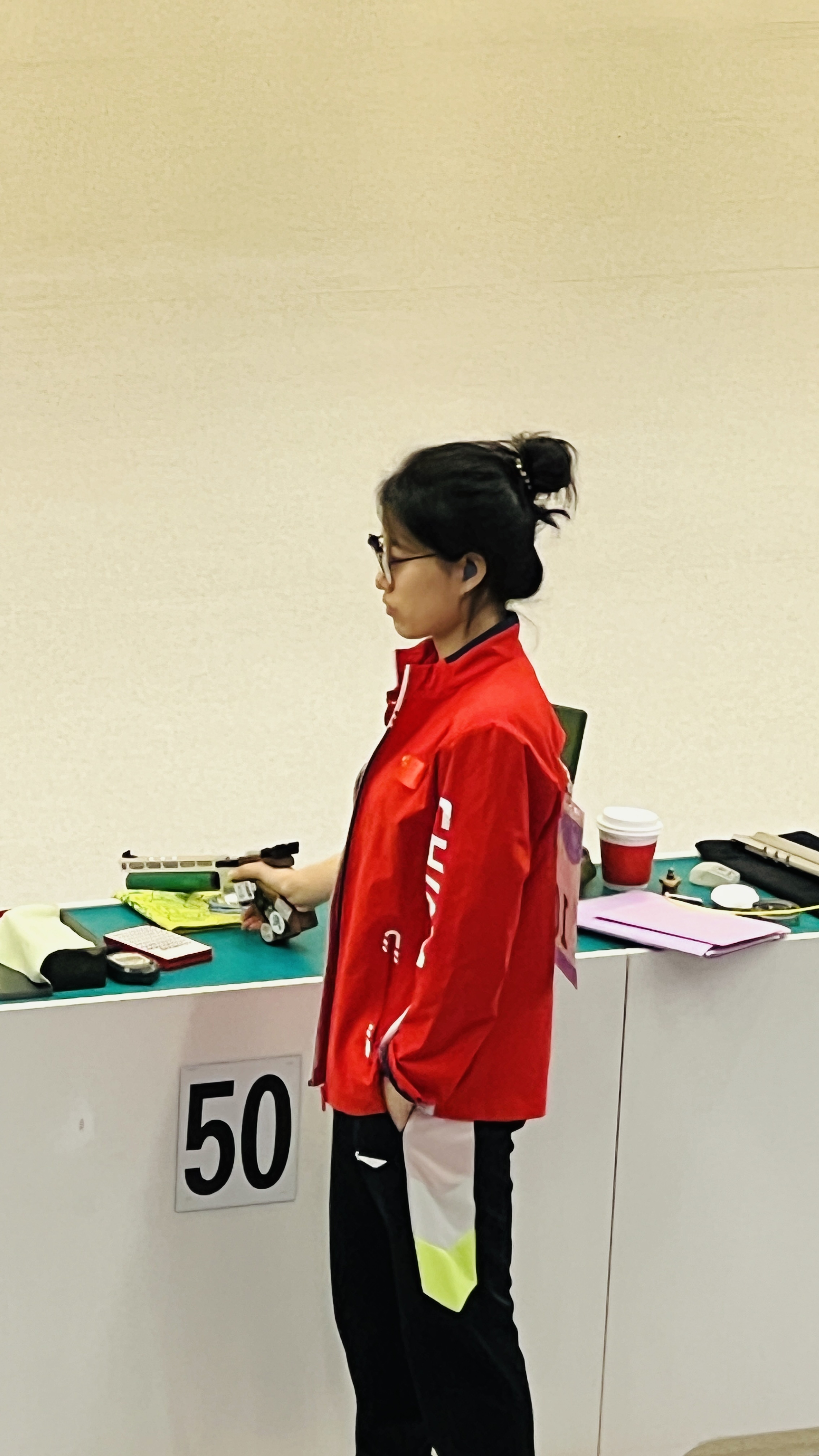 杭州亚运会女子十米气手枪团体赛中国队凭稳定
