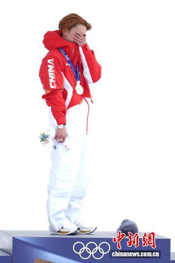 冰雪赛场泪光闪耀 苏翊鸣夺金徐梦桃卫冕