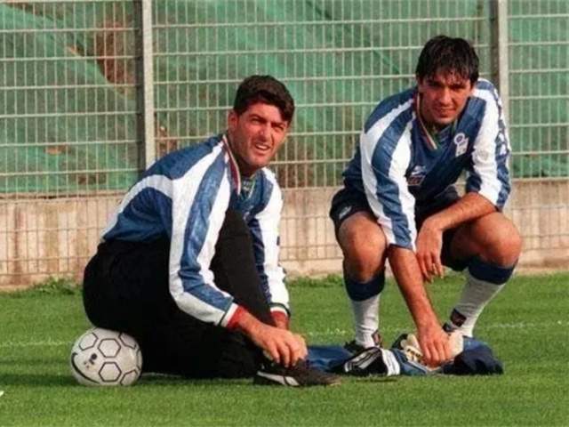 亲吻门柱的铁汉成宫斗牺牲品