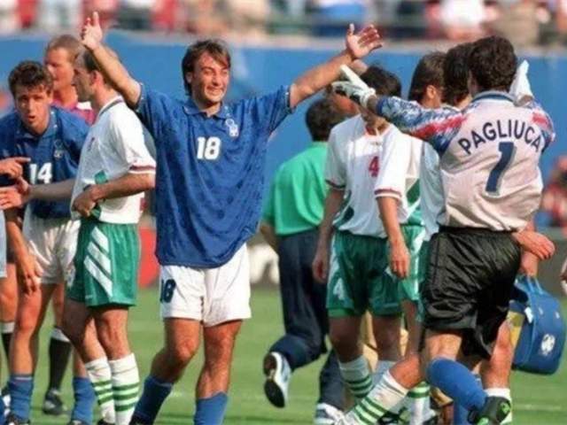 亲吻门柱的铁汉成宫斗牺牲品