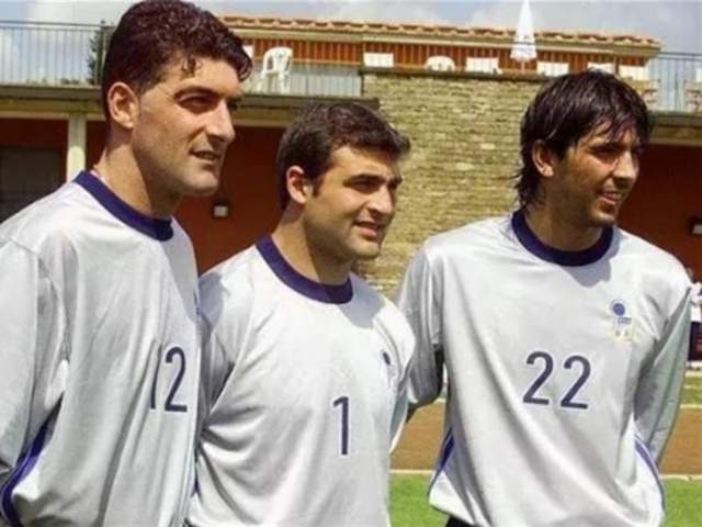 亲吻门柱的铁汉成宫斗牺牲品