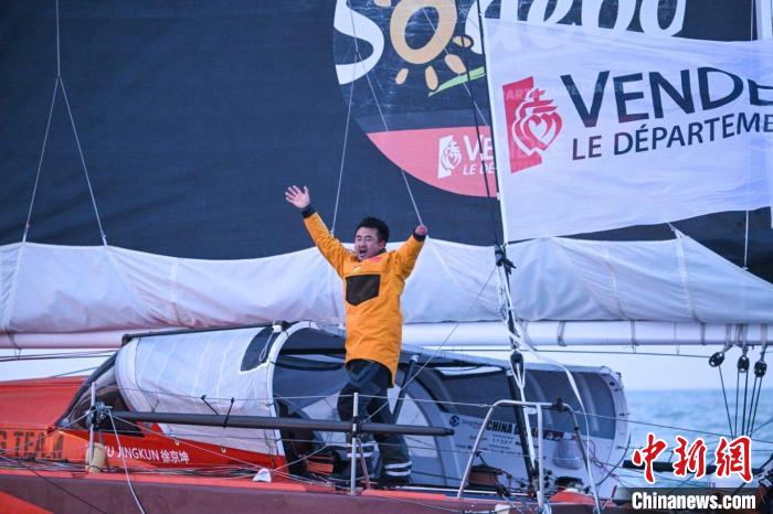 独臂船长徐京坤完成环球帆船赛 播种航海梦想于