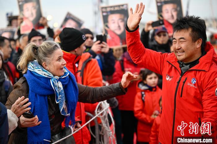 独臂船长徐京坤完成环球帆船赛 播种航海梦想于