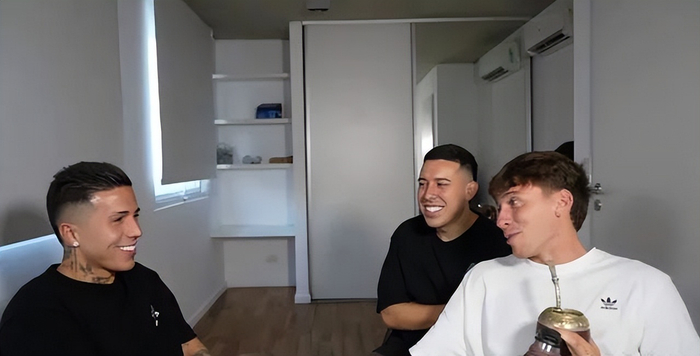 切尔西队长恩佐因转会言论遭内部禁赛 俱乐部重