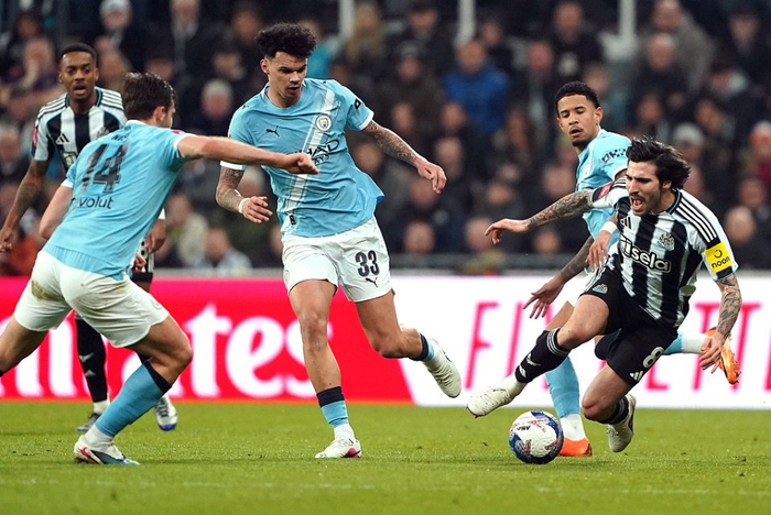 纽卡斯尔联队酝酿托纳利、戈登交易 吉马良斯或