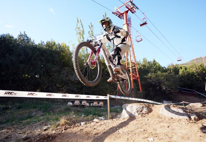 首届2025北京昌平山地自行车障碍速降赛开赛 尚新