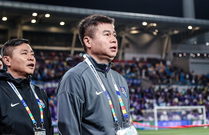 大连英博5连胜登顶积分榜 成都蓉城领跑中超争冠