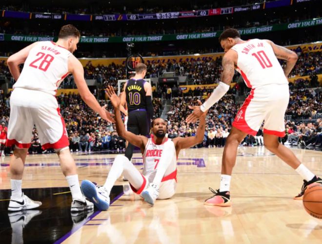 杜兰特伤退难挽败局 湖人三巨头联手力克火箭